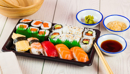 Sushi takeaway tray
