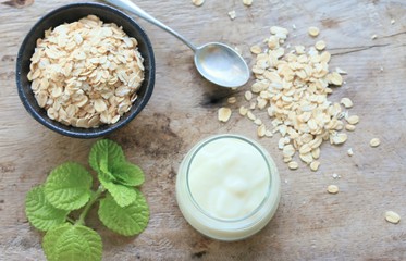 oat flakes with yogurt