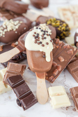 Schokoladeneis am Stiel