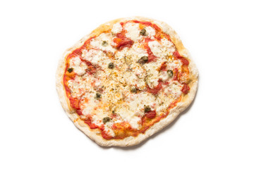 Pizza con mozzarella, sugo, capperi e origano