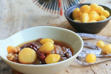 Chinese desert in syrup