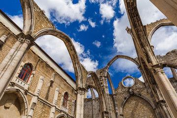 Ruins of the destroyed Carmo Church - Lisbon Portugal - obrazy, fototapety, plakaty