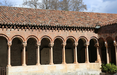 Obraz premium cloister of an ancient abbey on San Zeno Basilica in Verona Ital