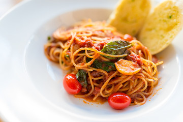 Spaghetti with tomato sauce