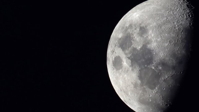 Lua Quarto Crescente.