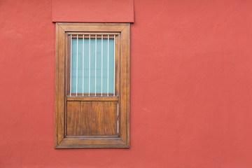 Mediterrane Fassade mit  Fenster