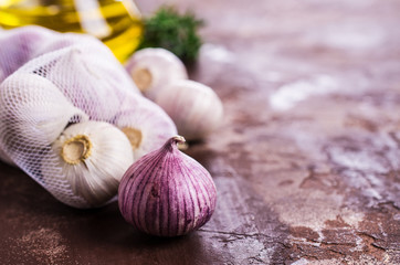 Raw whole garlic