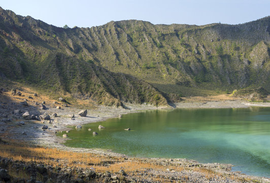 El Chichonal volcanic green lake