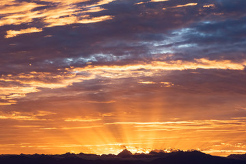 Fototapeta premium Sunset above the mountains in Chengdu - China