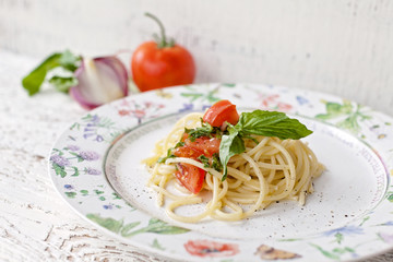 Pasta with tomatoes and basil
