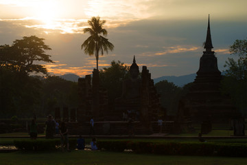 Obraz premium Evening twilight in Park of Sukhothai, Thailand