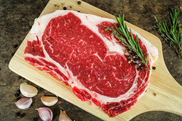 Slide rib eye beef preparation for cooking