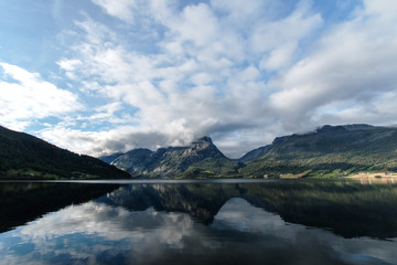 Naklejka na ściany i meble Lake near Vang in Norway