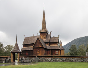 Fototapeta na wymiar traditional stavkirke in lom norway