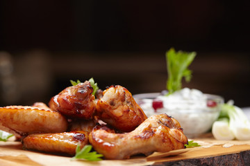 chicken wings with sauce