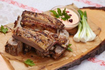 grilled ribs with sauce