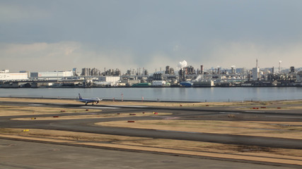 Fototapeta na wymiar Tokyo International Airport - Haneda