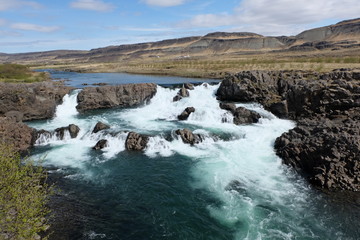 Fototapeta na wymiar Iceland's waterfall 