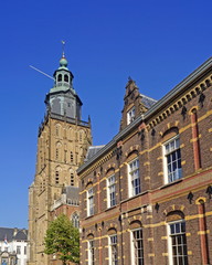 Fototapeta na wymiar Altstadt von ZUTPHEN mit Groene Kerk ( Niederlande )