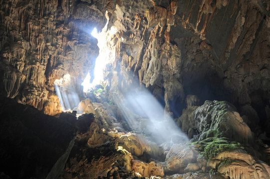 Tham Phu Kham cave near Vang Vieng
