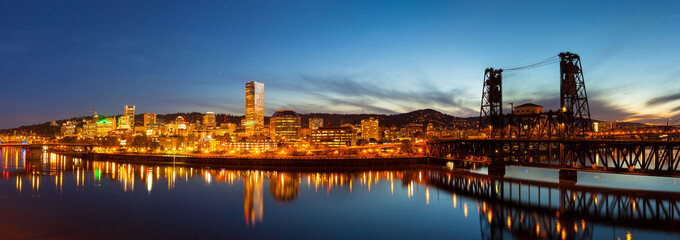 Fototapeta premium City of Portland Skyline Blue Hour Panorama