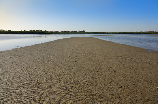 Langue de sable dans la lagune de la Somone au S&eacute;n&eacute;gal