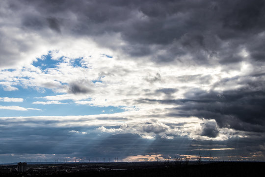 coudy sky, sunlight