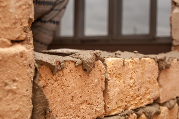 Flat renovation, master agrees brick on brick, says partition wall, mortar on bricks