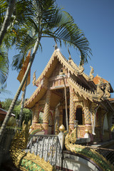 Fototapeta premium THAILAND LAMPANG WAT CHEDI SAO LANG TEMPLE