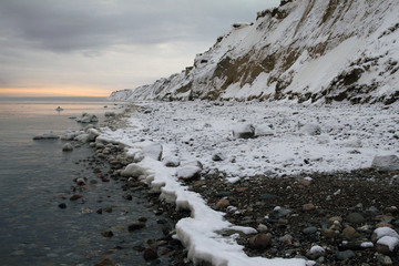 Steilhang an der Ostsee im Winter an der Eckernförder Bucht im Dänischen Wohld