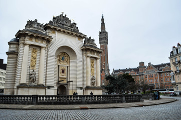Fototapeta premium Passage de Paris et Beffroi de Lille