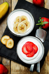 Greek yogurt strawberry and banana parfaits