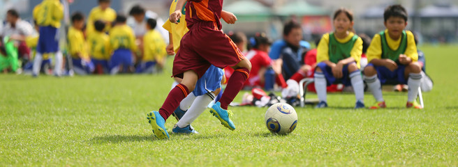 サッカー　フットボール © makieni