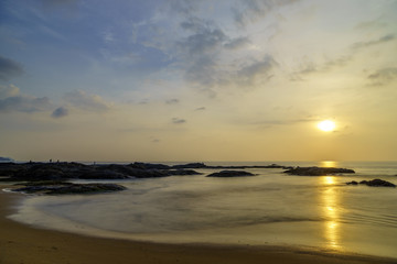 Naklejka na ściany i meble Sunset Khao Lak beach Thailand