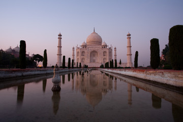 Long Exposure Taj Mahal Center Fountain at Dusk