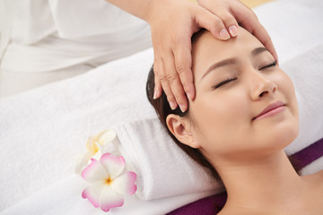 Obraz na płótnie Canvas Face massage