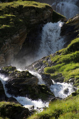 Wasserfall in den Alpen-Österreich