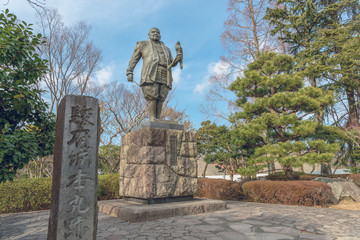 駿府城公園本丸跡の徳川家康像