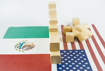 Fototapeta na wymiar Mauerbau zwischen USA und Mexiko