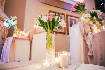 Delicious cake with macaroons