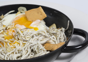 Gulas con Huevo