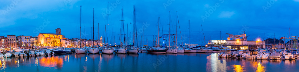 1000_F_139928903_YqTakd8ABSooUkJ1ikoYiLymVH6yQlfp.jpg