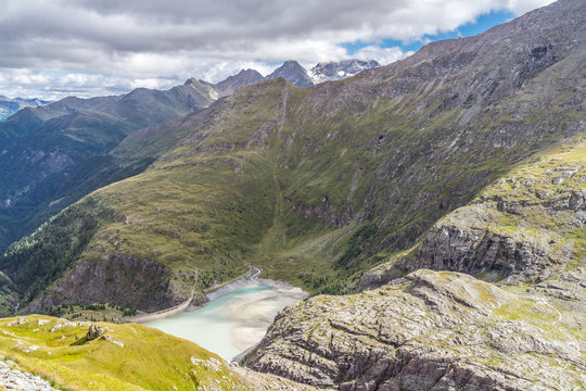 Gletscherstausee in der Glocknergruppe in Kärnten Österreich
