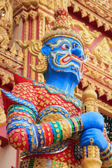 Obraz premium Giant statue at temple in Thailand.