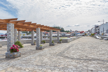 Obraz premium Pergola on the boardwalk