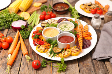 fried vegetable and sauce