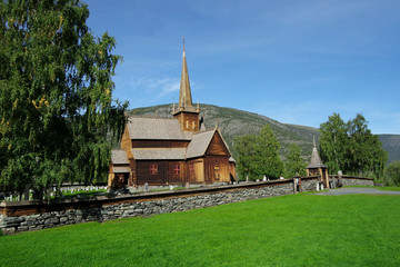 Fototapeta na wymiar Lom Stabkirche - Norwegen 2
