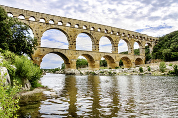 Fototapeta na wymiar Pont du Gard, old water line of the Romans