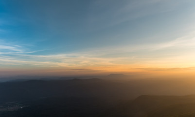 Fototapeta premium Sunset Phu Kradueng, Loei, Tajlandia