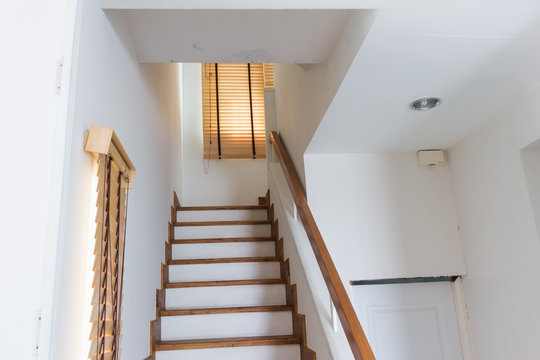 wood staircase connect